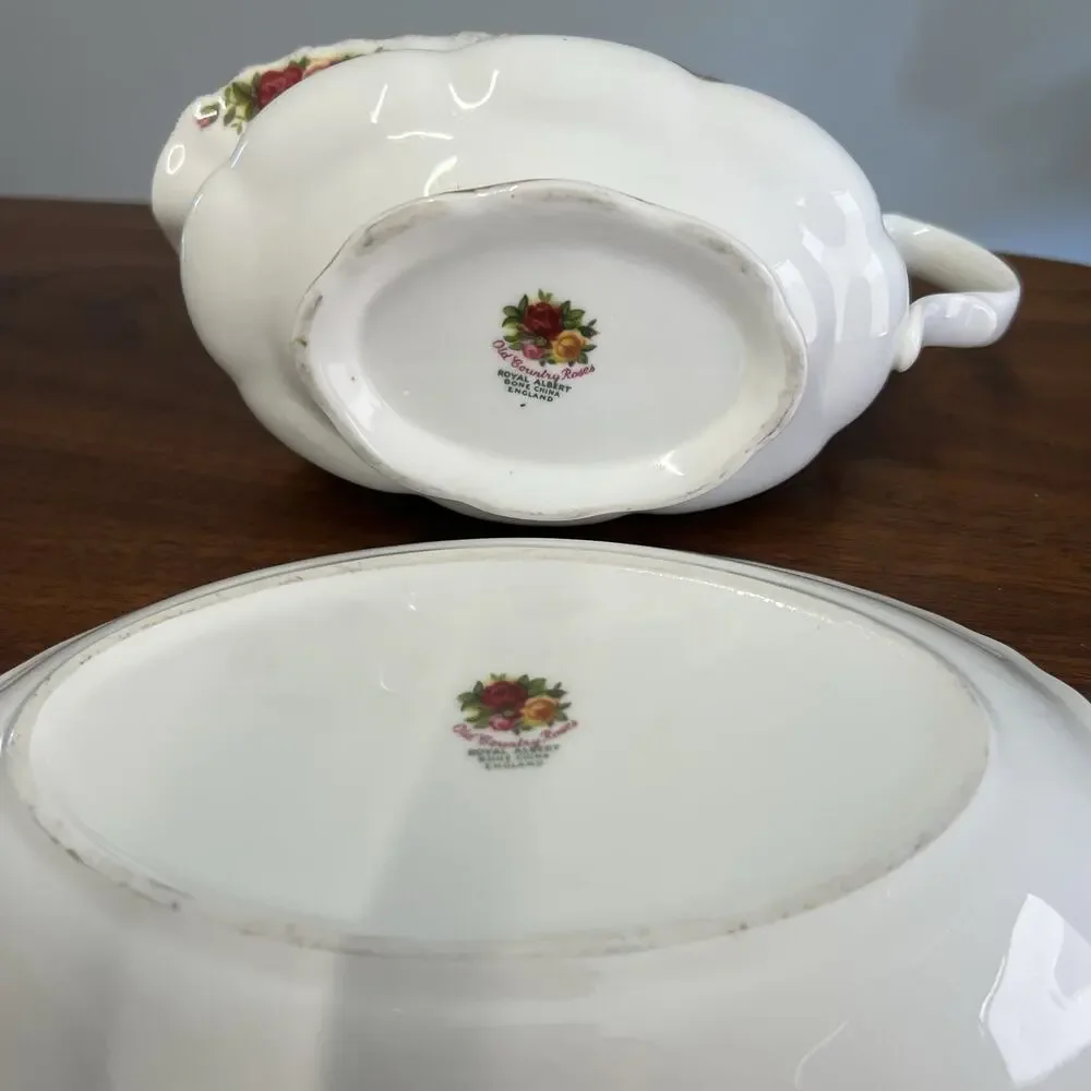Royal Albert Old Country Roses Gravy Boat & Underplate 1962 Gold Trim Bone China
